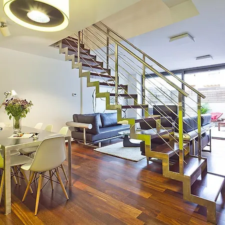Rentals - Swimming Pool With Terrace *